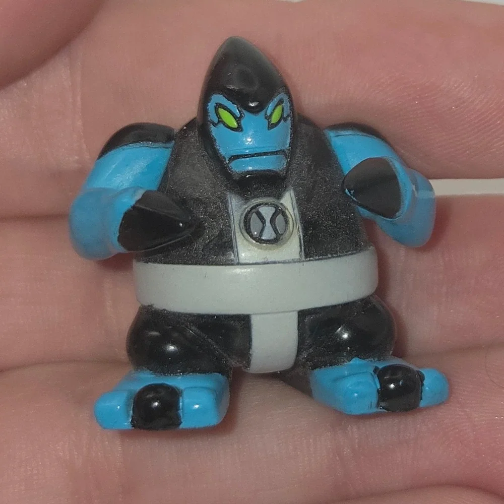 2007 Bandai Ben 10 XLR8 Sumo Slammers Mini Figure 1 Inch